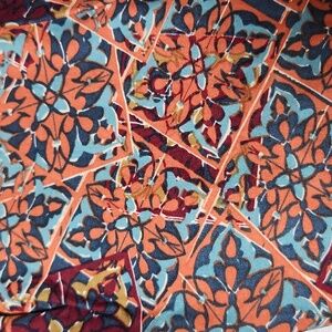 LULAROE LLR OS Patterned Buttery Soft Legging One Size